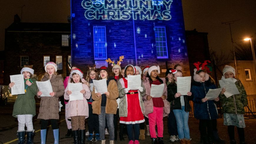 Abbeyhill Primary School Choir performs at Community Christmas 12 Dec credit Ian Georgeson