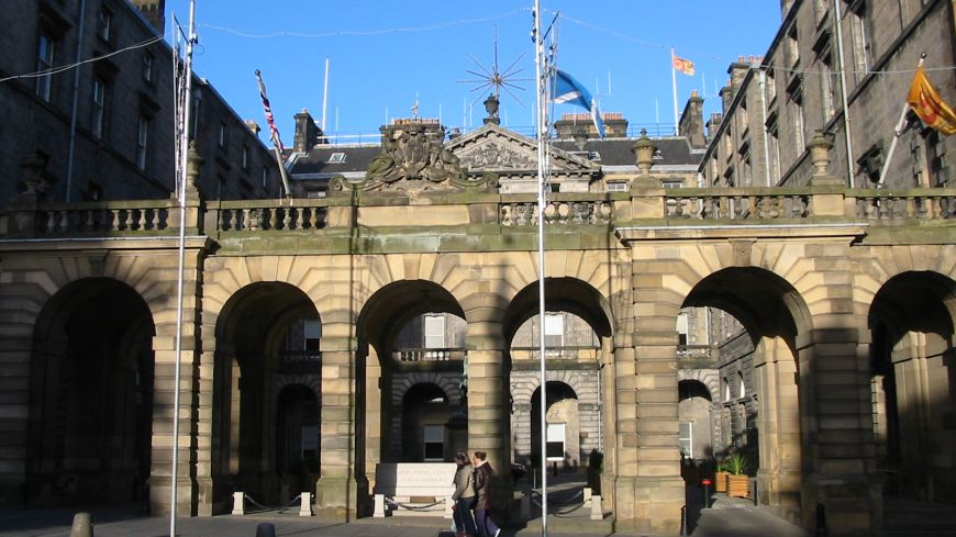 Stone of Remembrance at front of Edinburgh City Chambers