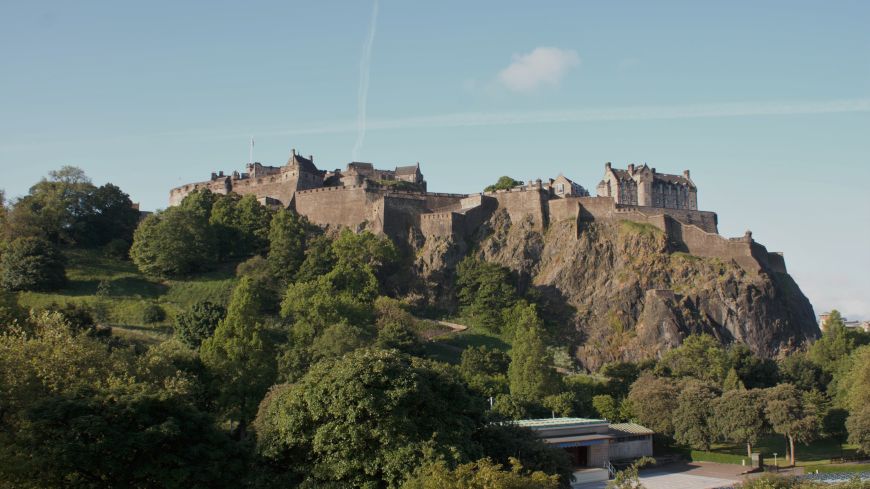 Contrails above Edinburgh Castle