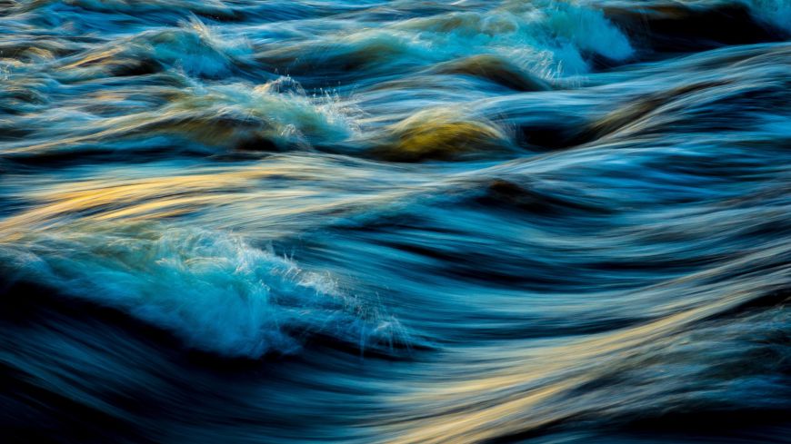 Waves flow