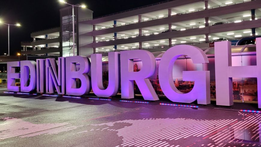 Edinburgh sign airport