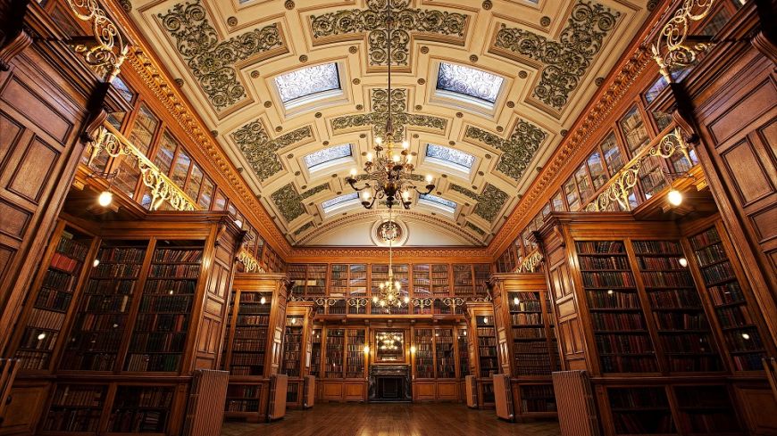 The library at the Royal College of Physicians of Edinburgh