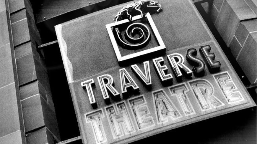 Traverse sign black-and-white