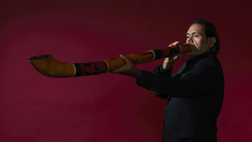 William Barton plays the didgeridoo 