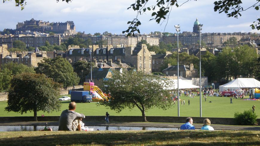 Inverleith Park pond and castle view