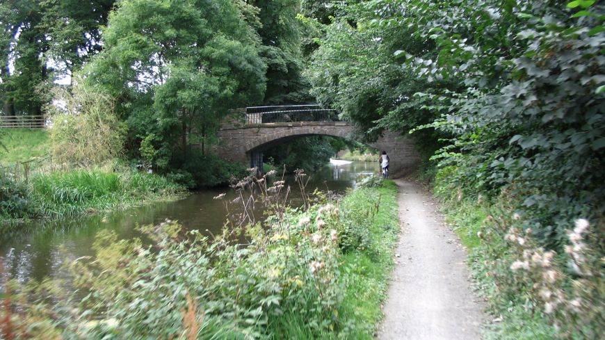 Bridge and tow path on the Union Canal