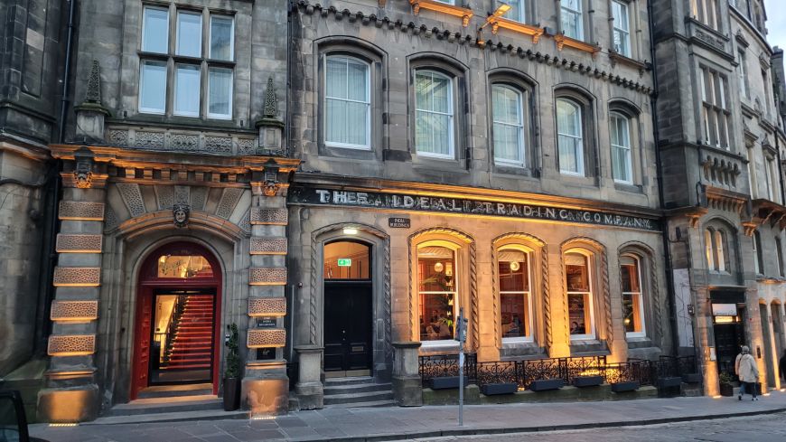 The front of One India Buildings on Victoria Street in the evening 