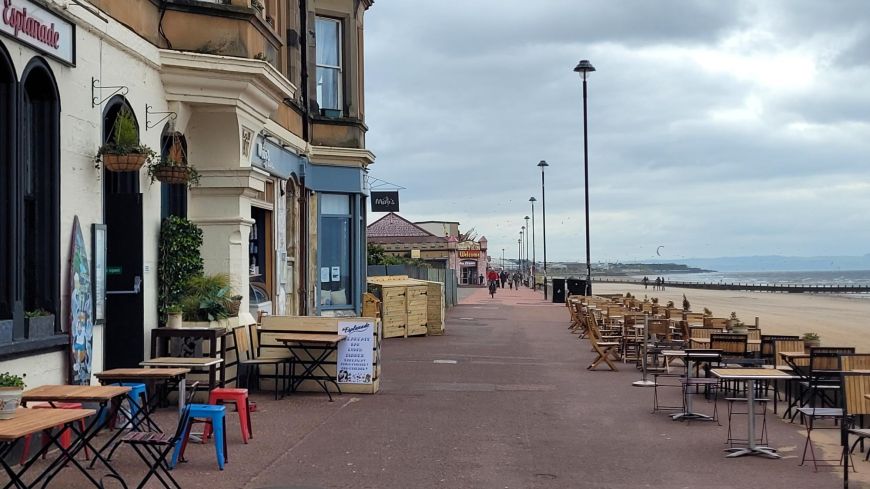 The Esplanade at Portobello on a windy day