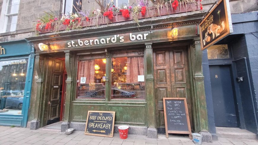 St. Bernard's Bar in Edinburgh