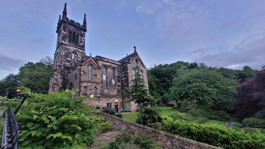 Greenside Church and garden at foot of Calton Hill