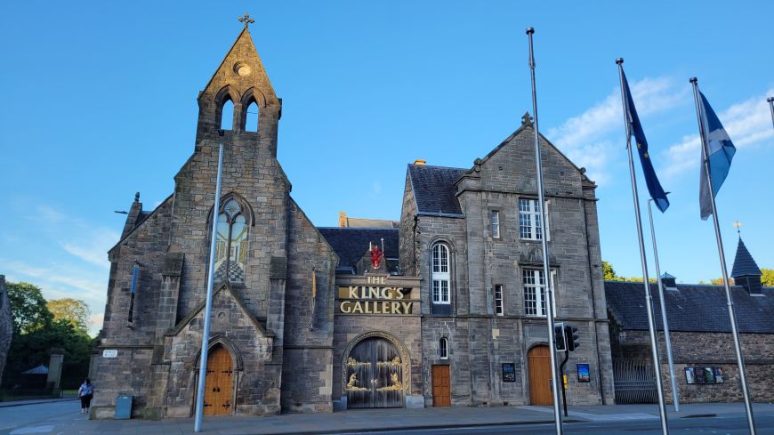 The King's Gallery in the late evening sun