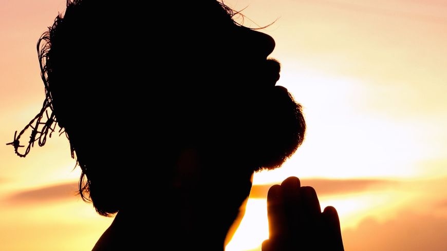 Silhouette of Jesus with crown of thorns