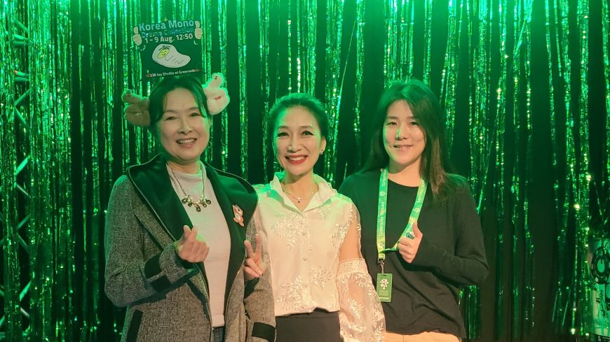 The three women who took part in the monologues are pictued in front of the Zoo signage.
