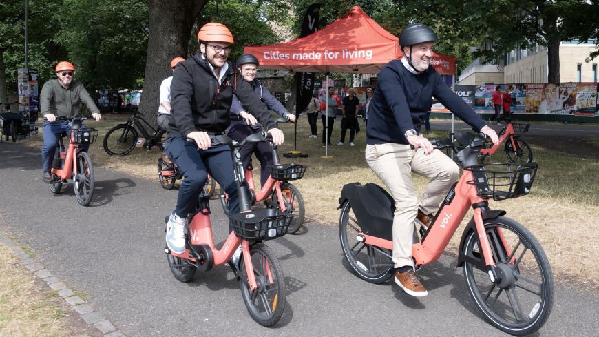 Edinburgh Council at launch of e-bike scheme Voi