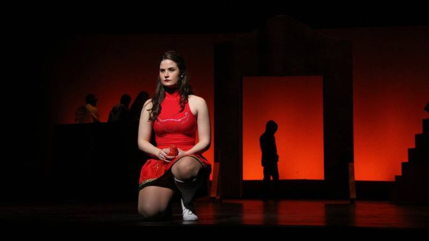 Carmen High, Spotlites, Review