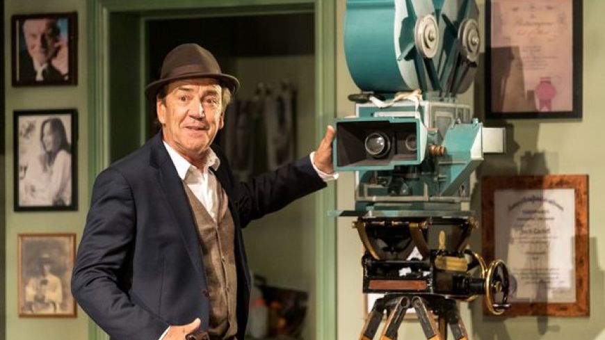 Robert Lindsay as Jack Cardiff in Prism. 