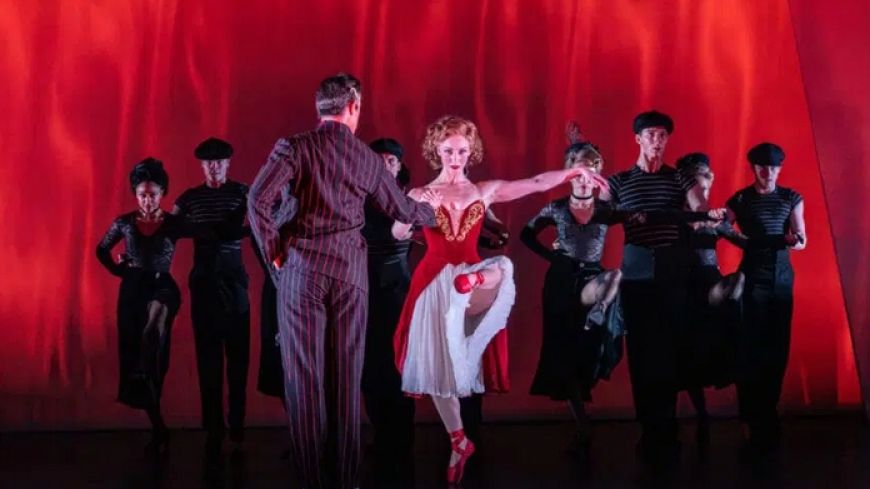 Scene from The Red Shoes (photo, Johan Persson)