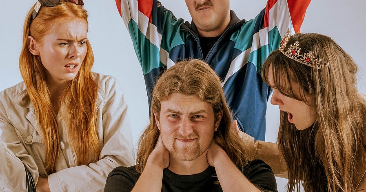 Loose Threads - Aireborne Theatre 